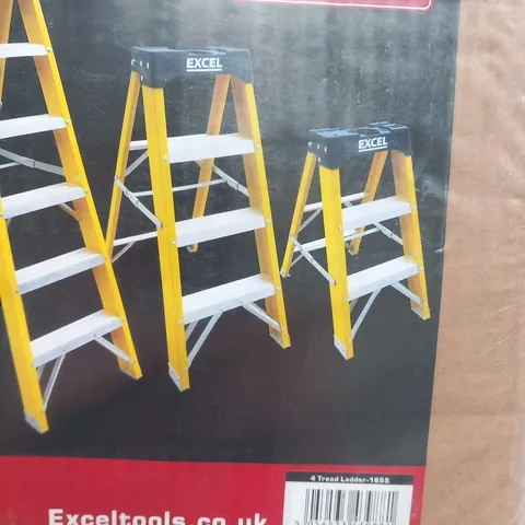 EXCEL PRO SERIES FIBREGLASS STEP LADDER 4 TREAD LADDER