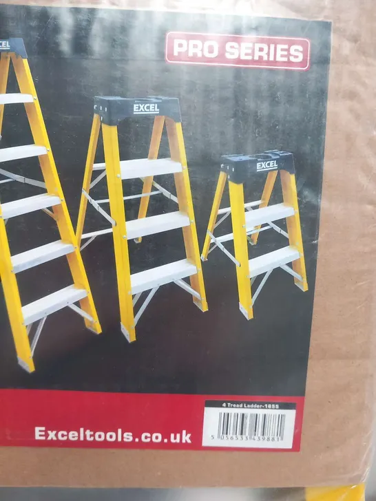 EXCEL PRO SERIES FIBREGLASS STEP LADDER 4 TREAD LADDER