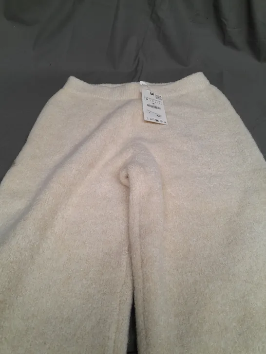 ZARA CREAM FLUFFY TROUSERS - MEDIUM