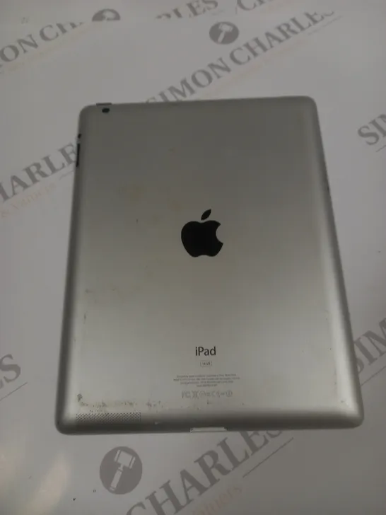 APPLE IPAD 16GB TABLET IN SILVER - A1416