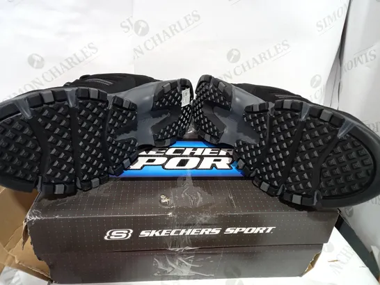 BOXED PAIR OF BLACK SKETCHERS SPORT - SIZE 10