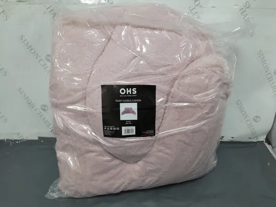 OHS TEDDY CUDDLE CUSHION IN PINK (ONE SIZE)