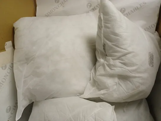 5 PILLOWS WITHOUT PILLOWCASES 