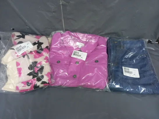 APPROXIMATELY 10 LADIES CLOTHING ITEMS ASSORTED COLOURS, STYLES AND COLOURS