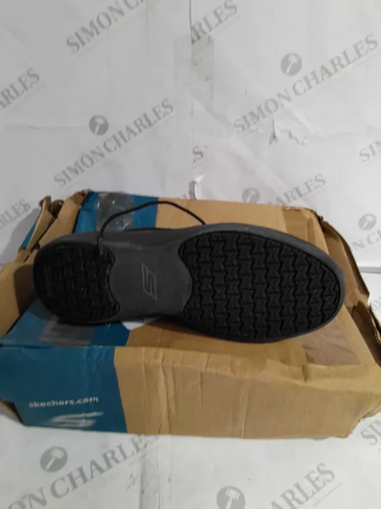 BOXED PAIR OF SKECHERS GO WALK SHOES IN BLACK SIZE 6