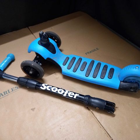 UNBOXED TRI-WHEELED SCOOTER - BLUE
