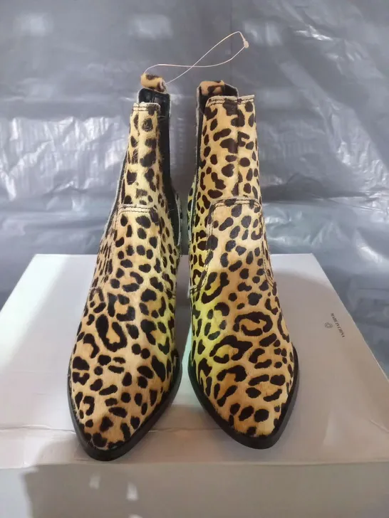 BOXED STEVE MADDEN PATRICIA BOOTS SIZE 3