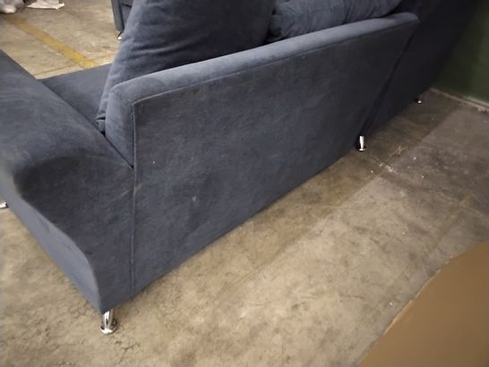 DESIGNER BLUE FABRIC CHAISE SOFA WITH SCATTER BACK CUSHIONS 