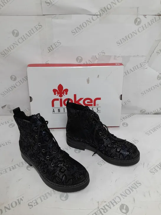 BOXED REIKER LACE UP BOOTS IN NAVY - SIZE 5