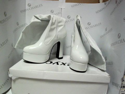 BOXED PAIR OF DESIGNER SEXYCA BOOTS - UK SIZE 6