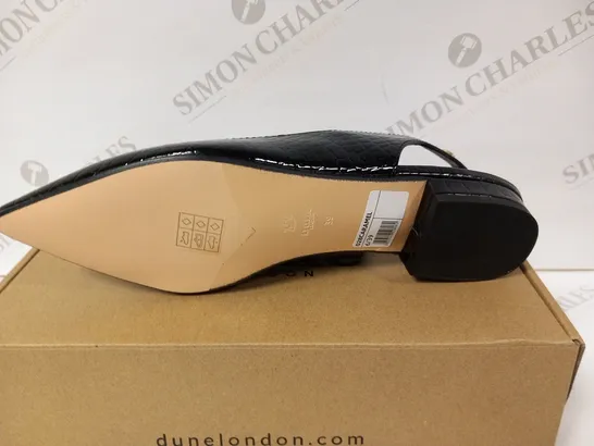 BOXED DUNE BLACK SYNTHETIC FLAT POINT QUILT HEEL SIZE 6