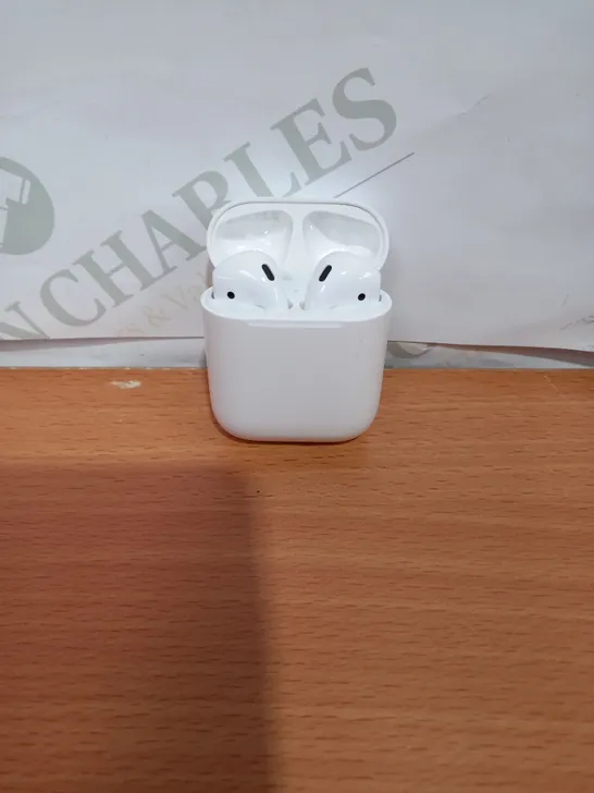 APPLE AIRPODS