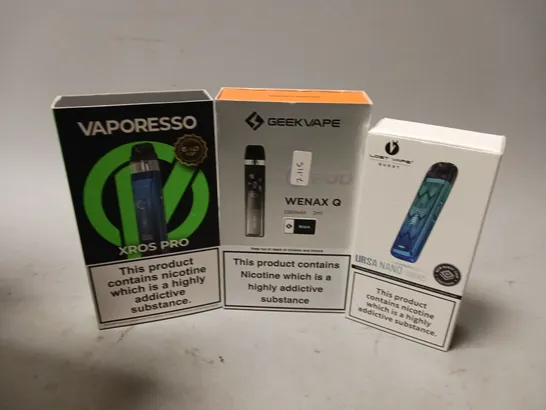 APPROXIMATELY 20 VAPES & E-CIGARETTES TO INCLUDE VAPORESSO XROS PRO, GEEKVAPE WENAX Q, LOST VAPE URSA NANO, ETC