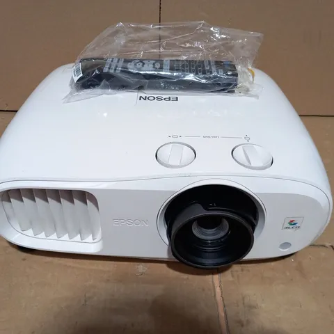 BOXED EPSON H961B LCD PROJECTOR