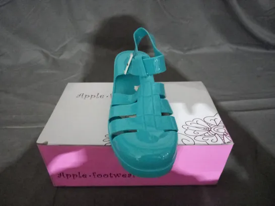 APPROXIMATELY 11 BOXED PAIRS OF APPLE FOOTWEAR SANDALS IN BLUE IN VARIOUS SIZES TO INCLUDE SIZE 38EU 