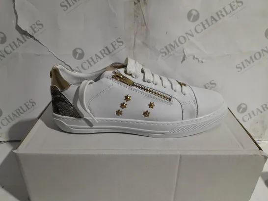 MODA IN PELLE WHITE TRAINER - SIZE 8