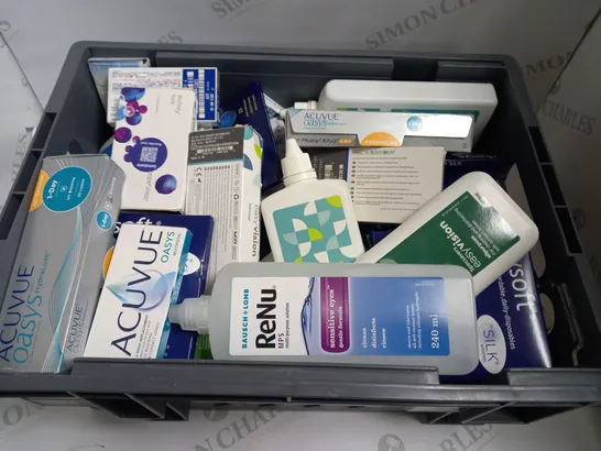 BOX OF APPROX 15 ASSORTED ITEMS INCLUDING RENU MULTIPURPOSE FLUID, EASYVISION LENSES AND ACUVUE LENSES