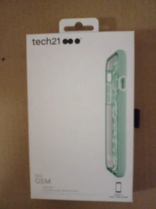 LOT OF APPROXIMATELY 32 BRAND NEW BOXED TECH 21 EVO GEM CASE WITH 9.9FT 3-LAYER DROP PROTECTION FOR IPHONE 7 T21-5407 GREEN