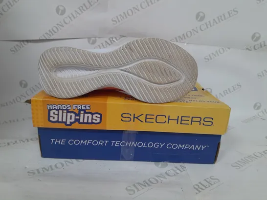 SKECHERS FLEXIBLE HANDS FREE SLIP-INS IN PINK/YELLOW SIZE 5