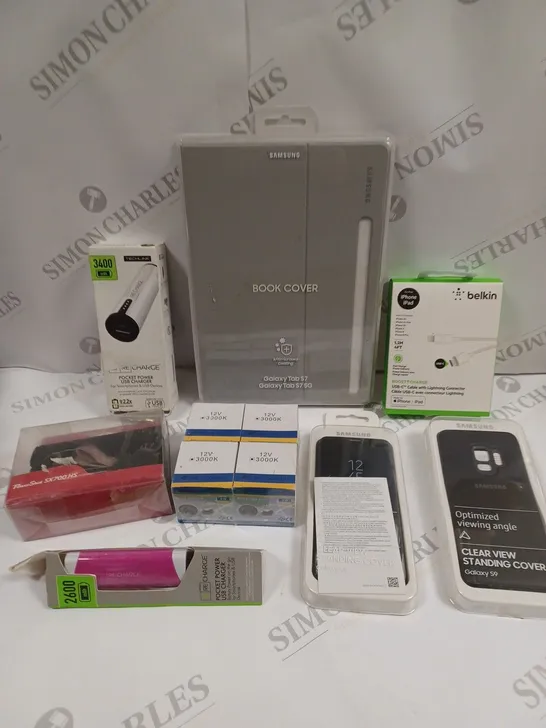 APPROXIMATELY 20 ASSORTED ELECTRICAL PRODUCTS TO INCLUDE TABLET CASES, CHARGING CABLES, POWERBANK ETC 