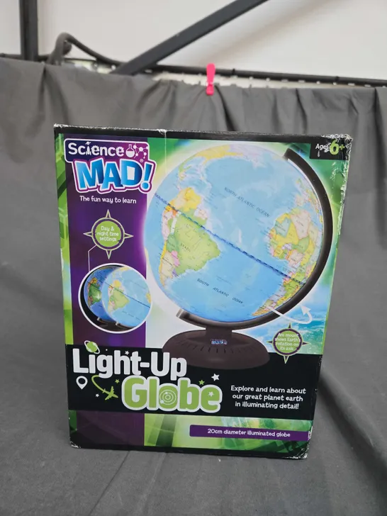 SCIENCE MAD! LIGHT-UP GLOBE 