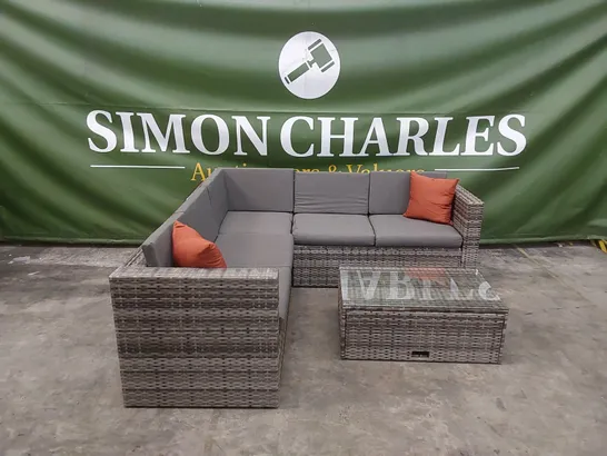 BRAND NEW DESIGNER OUTDOOR RATTAN CORNER SOFA WITH COFFEE TABLE IN GREY 