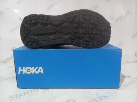 BOXED PAIR OF HOKA CHALLENGER ATR 7 GTX SHOES IN BLACK UK SIZE 6.5