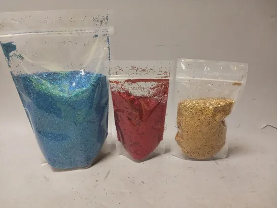 APPROXIMATELY 10 POUCHES OF GLITTER ASSORTED COLOURS AND SIZE - COLLECTION ONLY