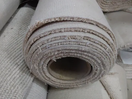 ROLL OF QUALITY DIMENSIONS 31 CARPET APPROXIMATELY 5M × 4.73M