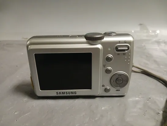 SAMSUNG D85 DIGITAL CAMERA