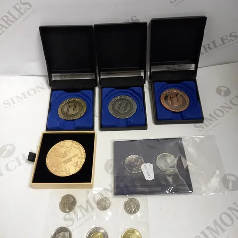 LOT TO CONTAIN APPROX. 14 ASSORTED COMMERATIVE AND DECORATIVE COINS, INCLUDES CANADIAN COINS, BRITISH COINS & TOURNAMENT MEDALS/COINS