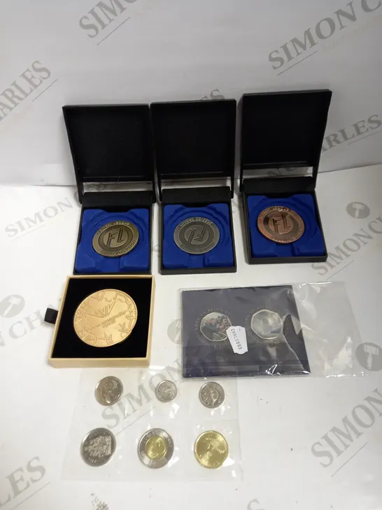 LOT TO CONTAIN APPROX. 14 ASSORTED COMMERATIVE AND DECORATIVE COINS, INCLUDES CANADIAN COINS, BRITISH COINS & TOURNAMENT MEDALS/COINS