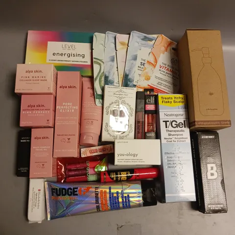 BOX OF APPROX 40 COSMETICS ITEMS TO INCLUDE - GRAPEFRUIT FRAGRANCE HYDRATING CLEANSER - ALYA SKIN COLLAGEN SLEEP MASK - NEUTROGENA THERAPEUTIC SHAMPOO ETC