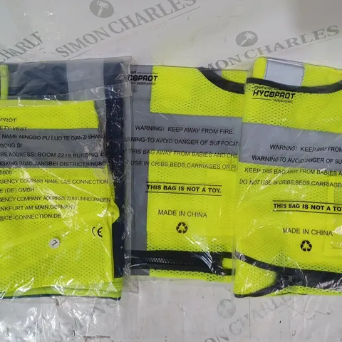 APPROXIMATELY 5 ASSORTED HI-VIS SAFETY VESTS IN VARIOUS SIZES