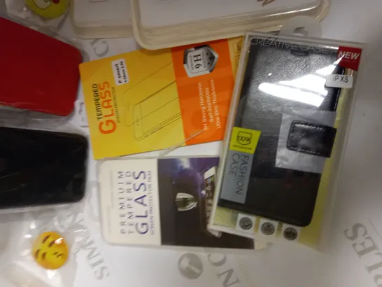 LOT OF APPROX 8 TO INCLUDE POP SOCKETS ABD TEMPERED GLASS