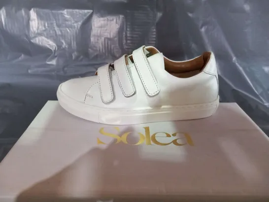 BOXED SOLEA MARGOT WHITE LEATHER SNEAKERS SIZE 3