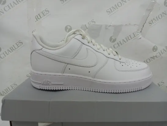 BOXED PAIR OF AIR FORCE 1 07 IN WHITE - UK 8