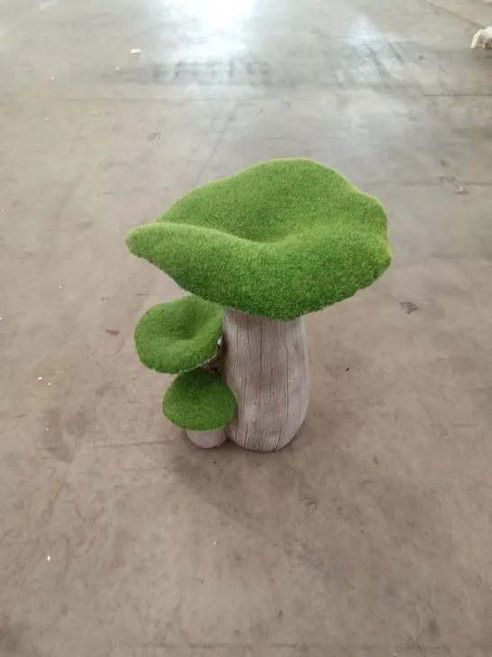 BOXED FAUX MOSS MUSHROOM STATUE