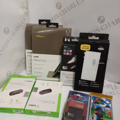 BOX OF APPROXIMATLEY 15 ASSORTED ITEMS TO INCLUDE IPAD MINI CASE, SPECTRUM NOIR PENS, USB-C CAR CHARGER ETC