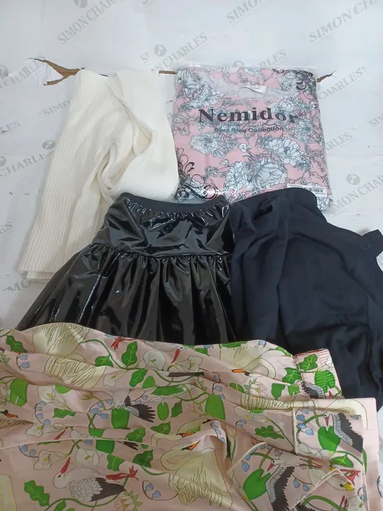 BOX OF APPROXIMATELY 22 ASSORTED CLOTHING ITEMS TO INCLUDE - T-SHIRT , TROUSERS , SKIRT ETC