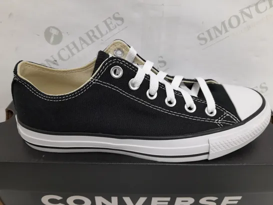 BOXED PAIR OF CONVERSE ALL STAR LOWS IN BLACK/WHITE - MENS 6