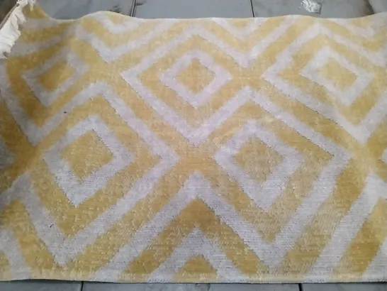 BRAND NEW BRIELLA FLATWEAVE YELLOW INDOOR/ OUTDOOR RUG - SIZE 60CM X 100CM