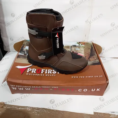 BOXED PAIR OF PRO FIRST BROWN/BLACK MOTORCYCLE BOOTS SIZE 10