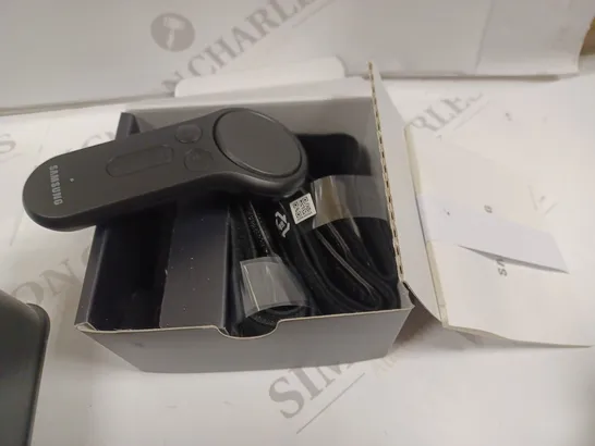 BOXED SAMSUNG GEAR VR WITH CONTROLLER