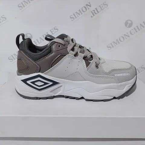 BOXED UMBRO RUN MENS LE - UK 6 