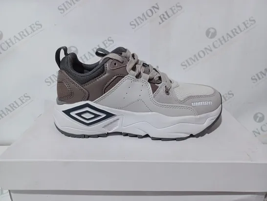 BOXED UMBRO RUN MENS LE - UK 6 