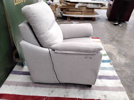 QUALITY BRITISH DESIGNED & MANUFACTURED G PLAN SPENCER SWIFT OATMEAL FABRIC ELECTRIC RECLINING ARMCHAIR 