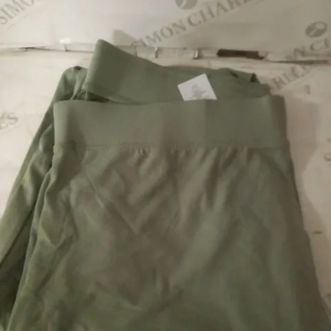 D&CO GREEN LEGGINGS SIZE 2XL