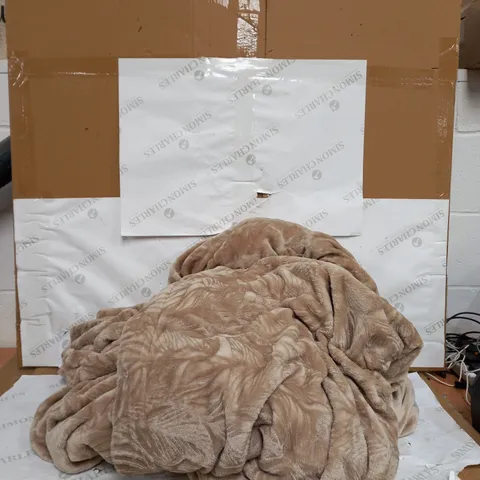 SUPER KING SIZE DUVET SET IN FLUFFY BROWN