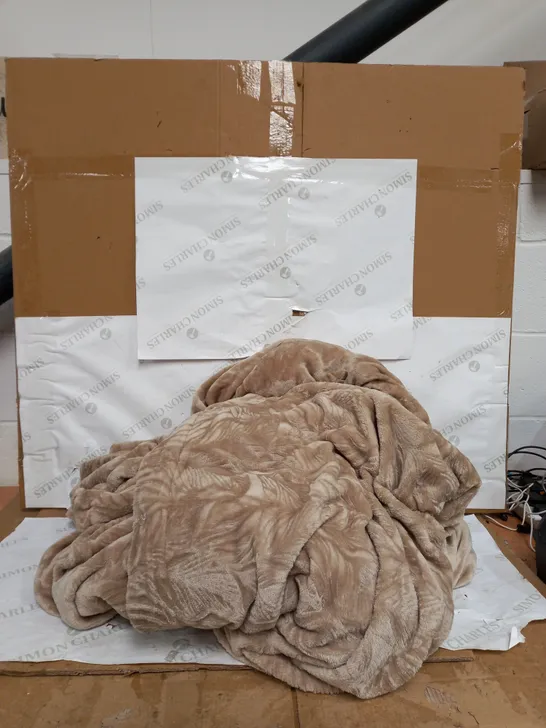 SUPER KING SIZE DUVET SET IN FLUFFY BROWN